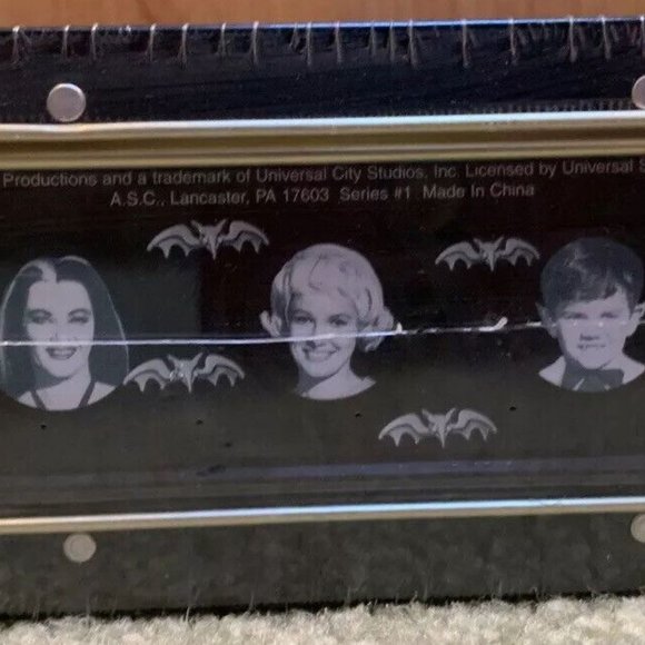 1999 “The Munsters” 8” Tin Collectible Sealed Lunchbox Candy Case Never Opened! - Picture 3 of 4